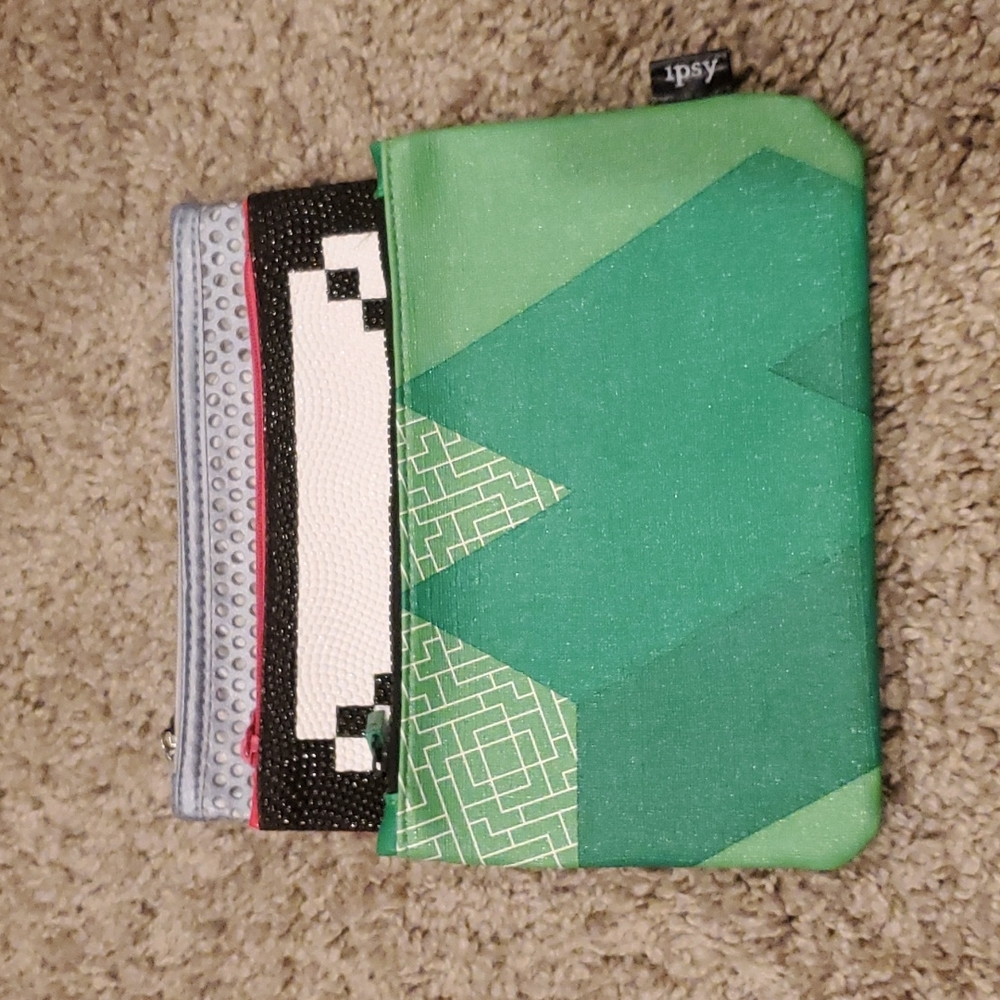 Ipsy Bags Set